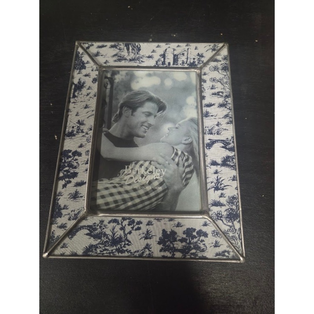 Berkeley Designs Blue Toile Fabric‎ Glass Picture Frame 4x6 Vintage Style